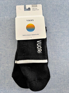 Vuori Half Crew Gripper Socks Black Large NWT
